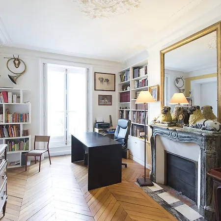 Veeve - Charming Haussmannian * Paris
