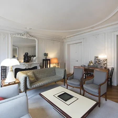 Veeve - Charming Haussmannian Apartment Paris