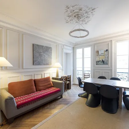 Veeve - Charming Haussmannian Apartment Paris