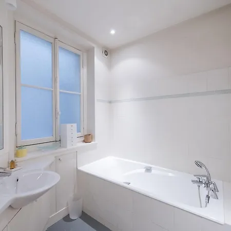 Apartment Veeve - Charming Haussmannian *
