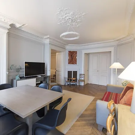 Veeve - Charming Haussmannian * Paris